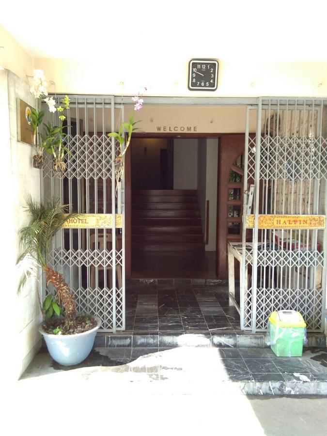 Halpin Hotell Yangon Exteriör bild