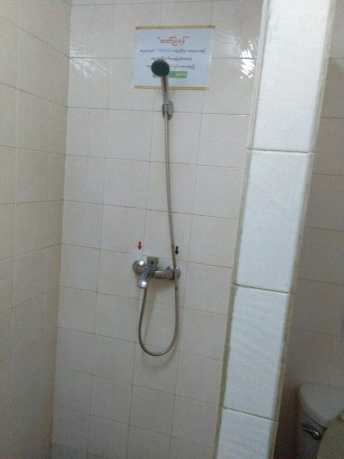Halpin Hotell Yangon Exteriör bild