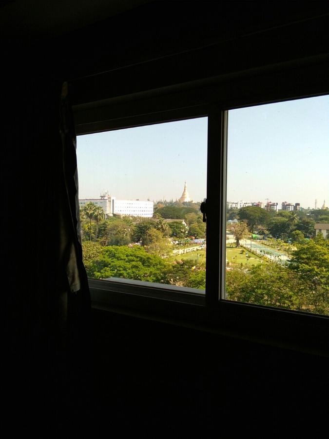 Halpin Hotell Yangon Exteriör bild