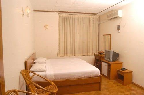 Halpin Hotell Yangon Exteriör bild